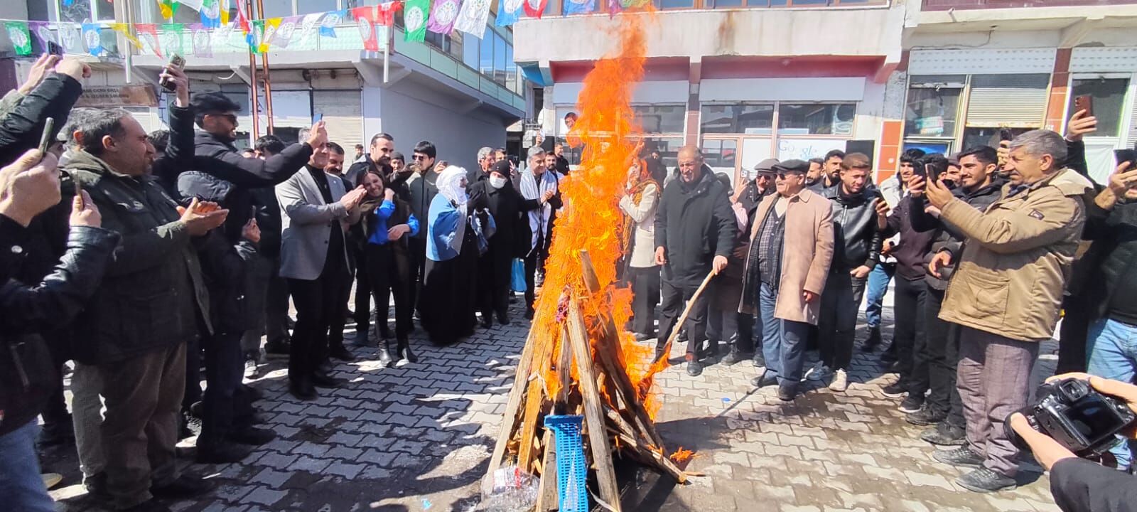 İlk Nevroz Ateşi Muradiye’de Yakıldı (3)