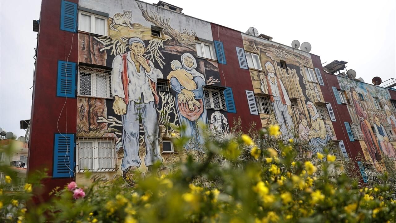 Mersin’in Rengarenk Binaları Sosyal Medyada Büyük Ilgi Görüyor (3)
