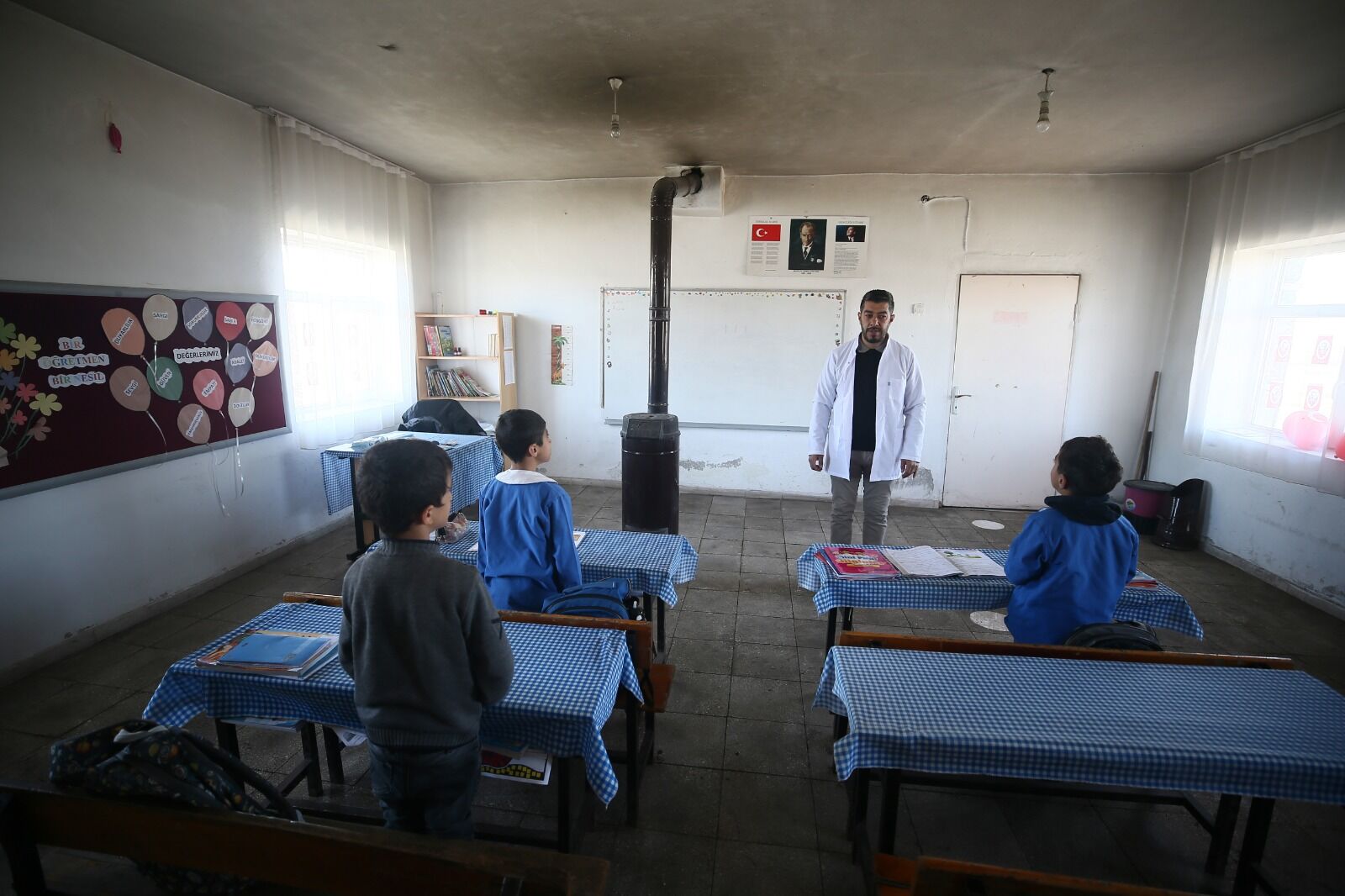 Muş'un Bulanık Ilçesine Bağlı Kılindor Mezrasındaki Okulda Görev Yapan Hüseyin Koşuncu (3)