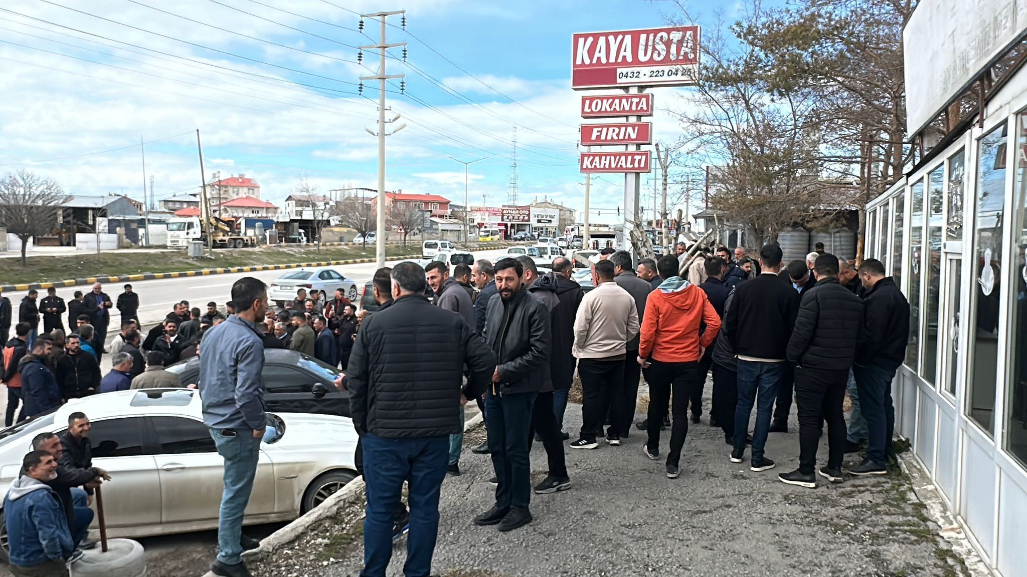 Nakliye Krizi Büyüyor Van’da Kamyoncular Iş Bıraktı (3)