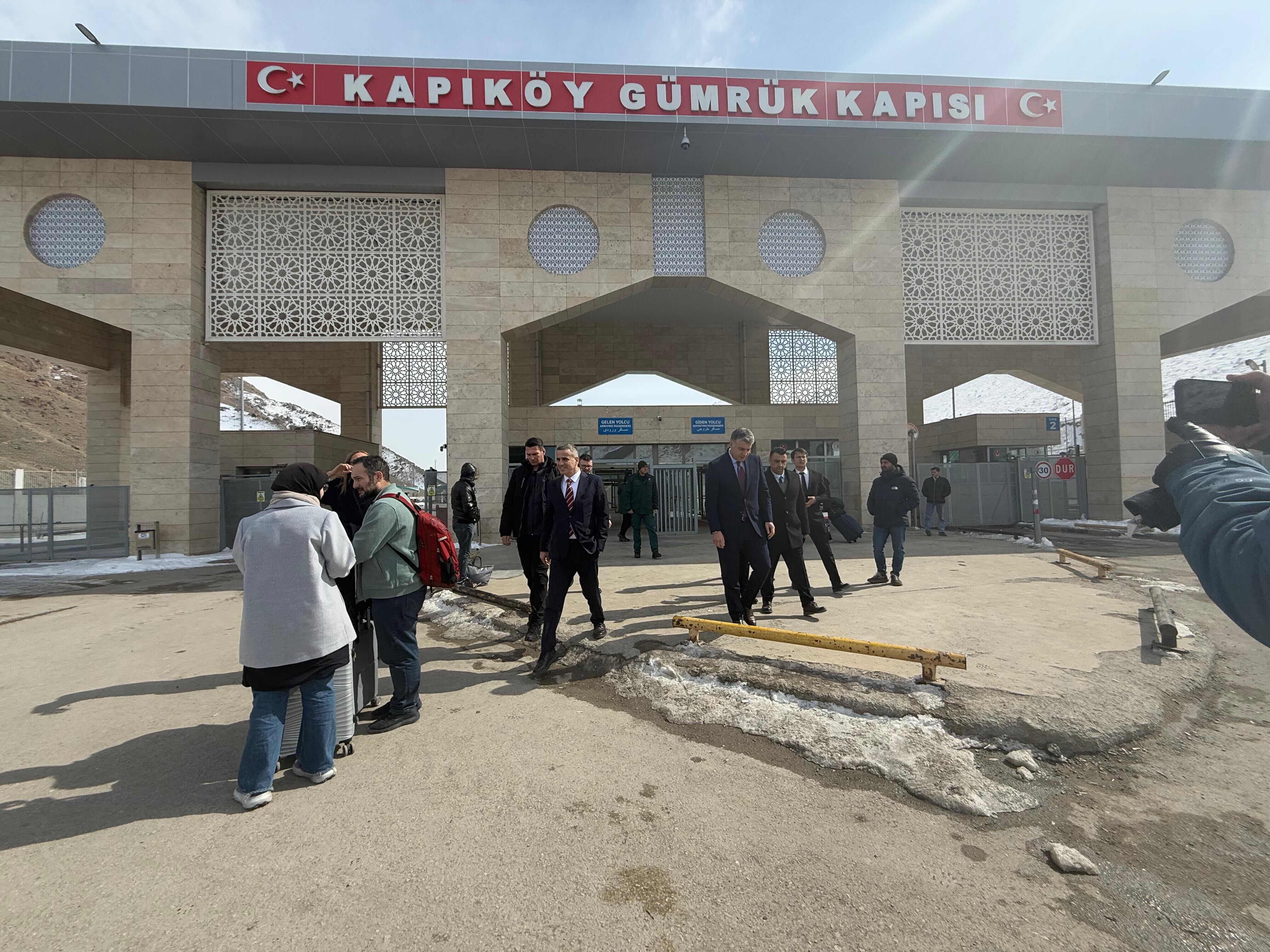 Saray Sınır Kapısı’nda Kritik Inceleme İletişim Başkanlığı Heyeti Van’da (7)
