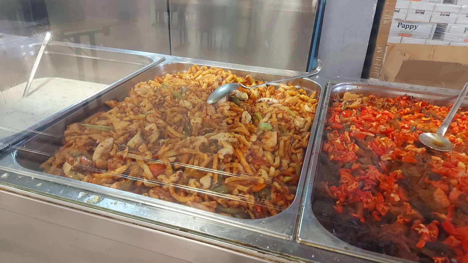 Üni̇versi̇te Yemek Fotosu2
