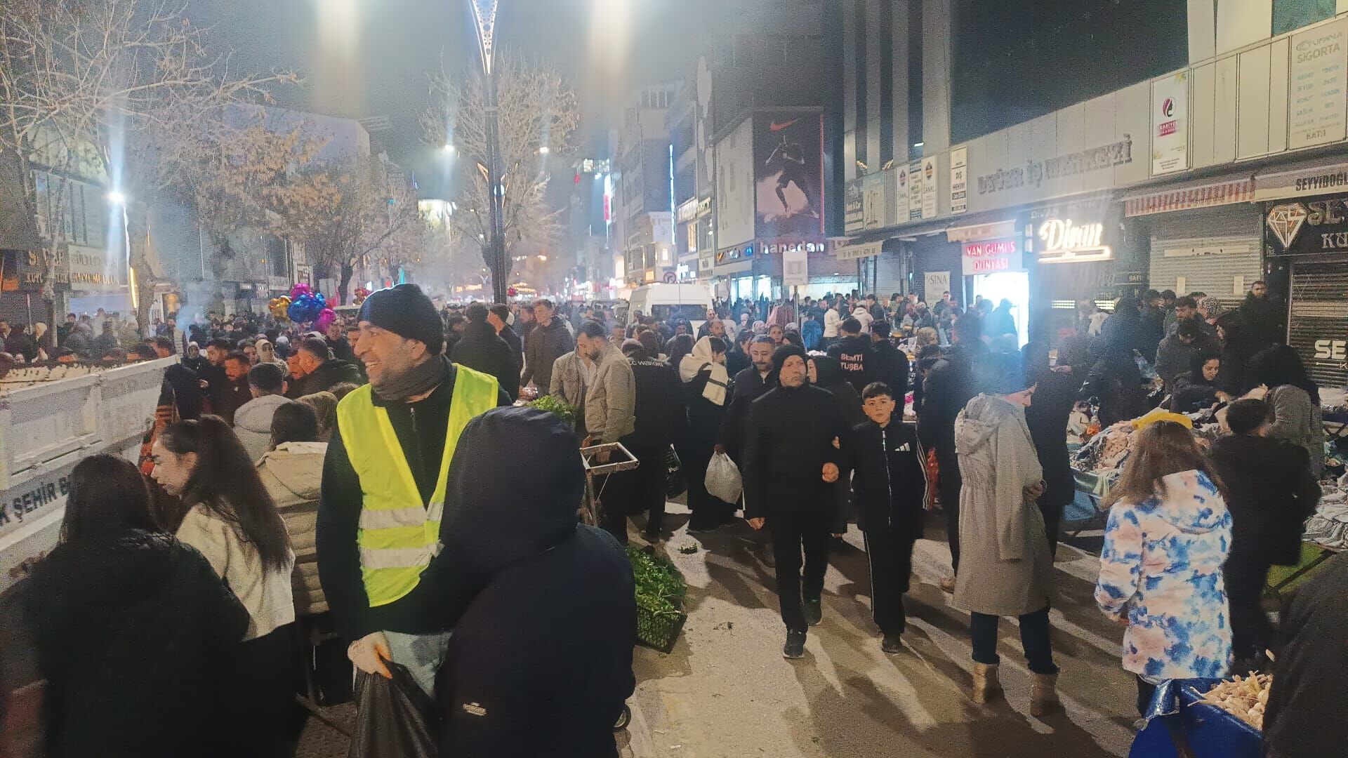 Van Cumhuriyet Caddesi 7