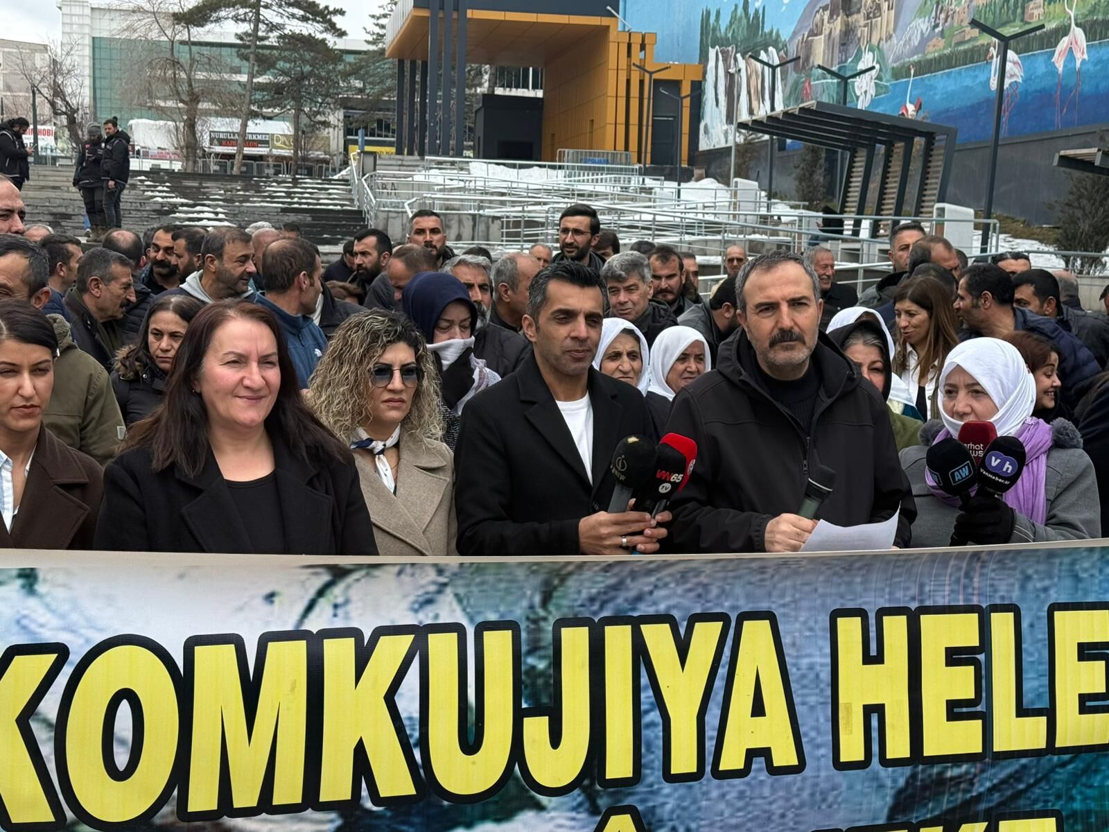 Van’da Halepçe Katliamı’ın 38. Yıl Dönümü Anıldı (3)
