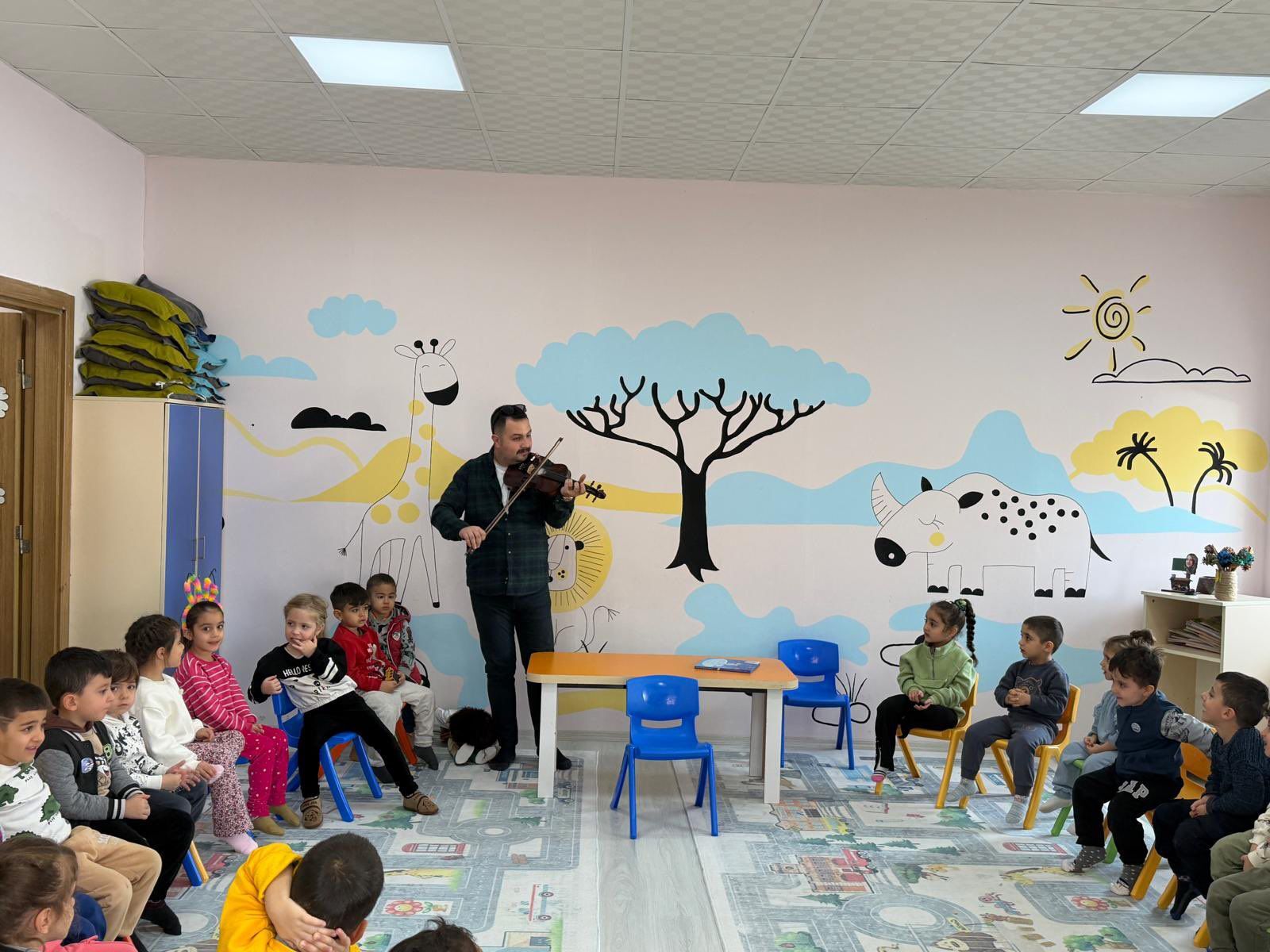Van’da Minik Eller Sanatla Buluşuyor