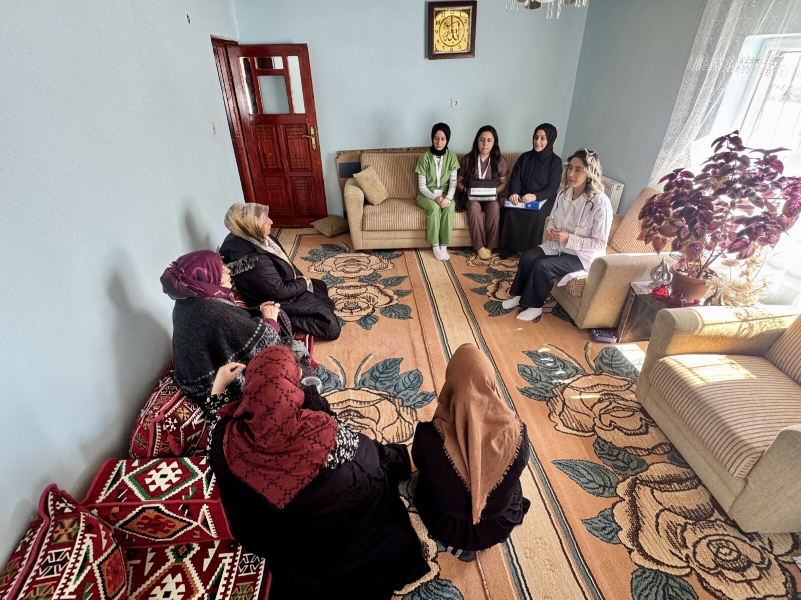 Van’ın Çaldıran Ilçesinde Görev Yapan Kadın Hastalıkları Ve Doğum Uzmanı Atlaz İsmayilova Özturan (8)
