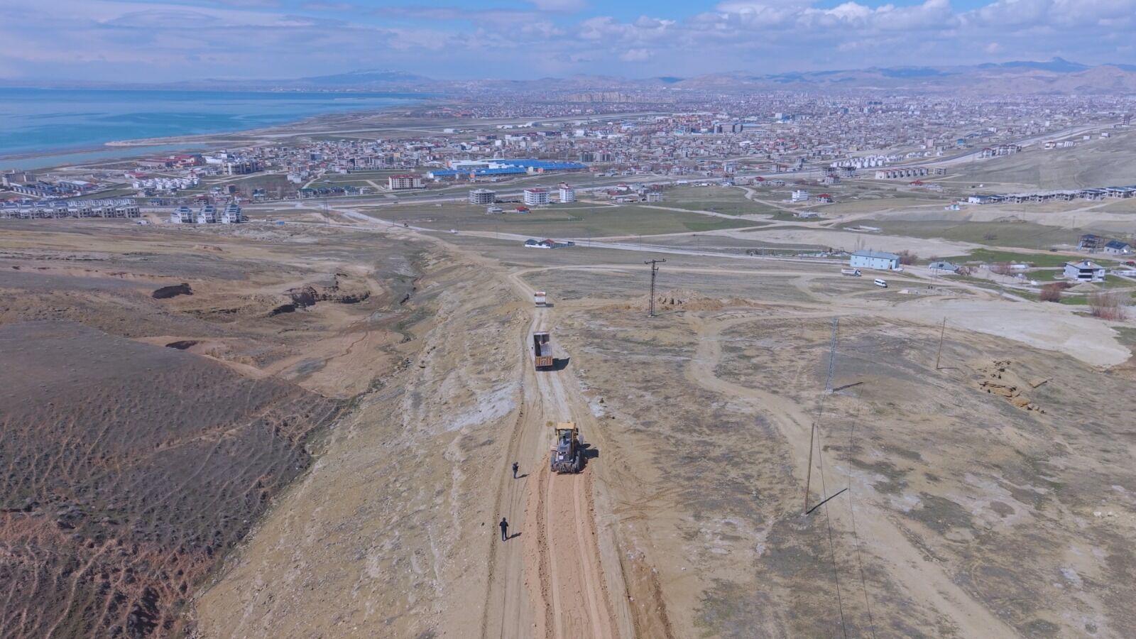 Edremit’in Ulaşım Ağı Genişliyor Yol Ve Altyapı Çalışmaları Hızlandı (1)