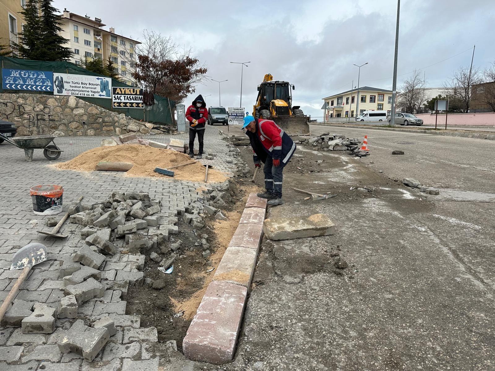 Edremit’in Ulaşım Ağı Genişliyor Yol Ve Altyapı Çalışmaları Hızlandı (3)