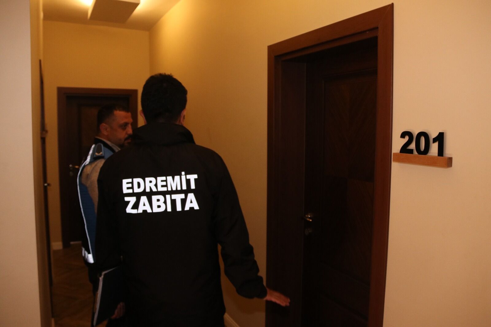 Edremit’te Yaz Hazırlığı İşletmelere Sıkı Denetim (6)