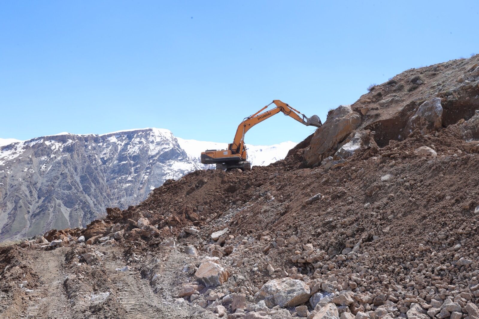 Hakkari̇ Van Karayolu Çalişma