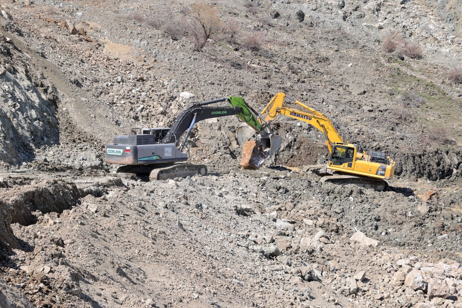 Hakkari̇ Van Karayolu Çalişma1