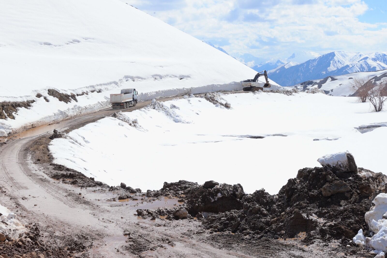 Hakkari̇ Van Karayolu Çalişma7
