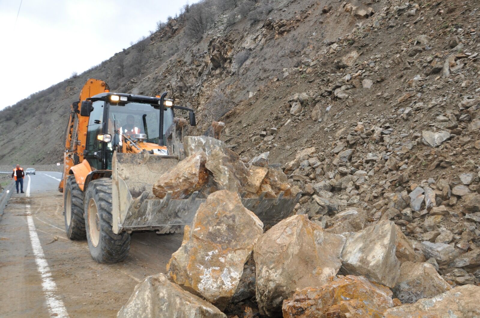 Heyelan (2)