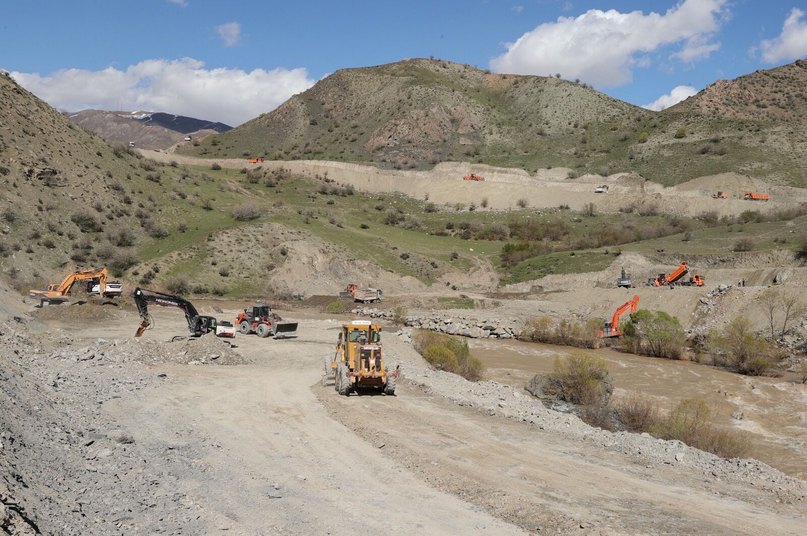 Karayolları 11. Bölge Müdürü, Hakkari Van Kara Yolundaki Son Durumu Açıkladı (3)