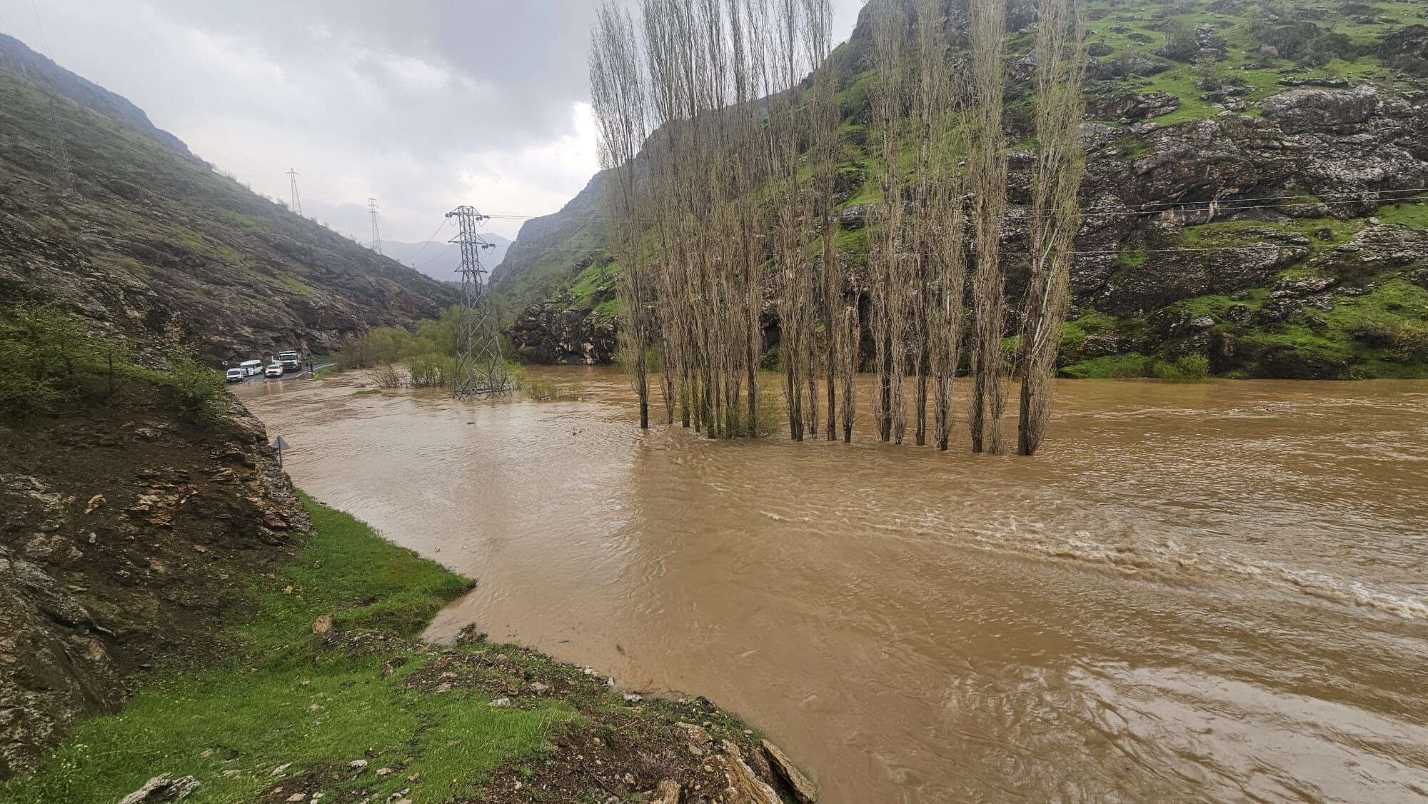 Şemdinli–Derecik Yolu (2)