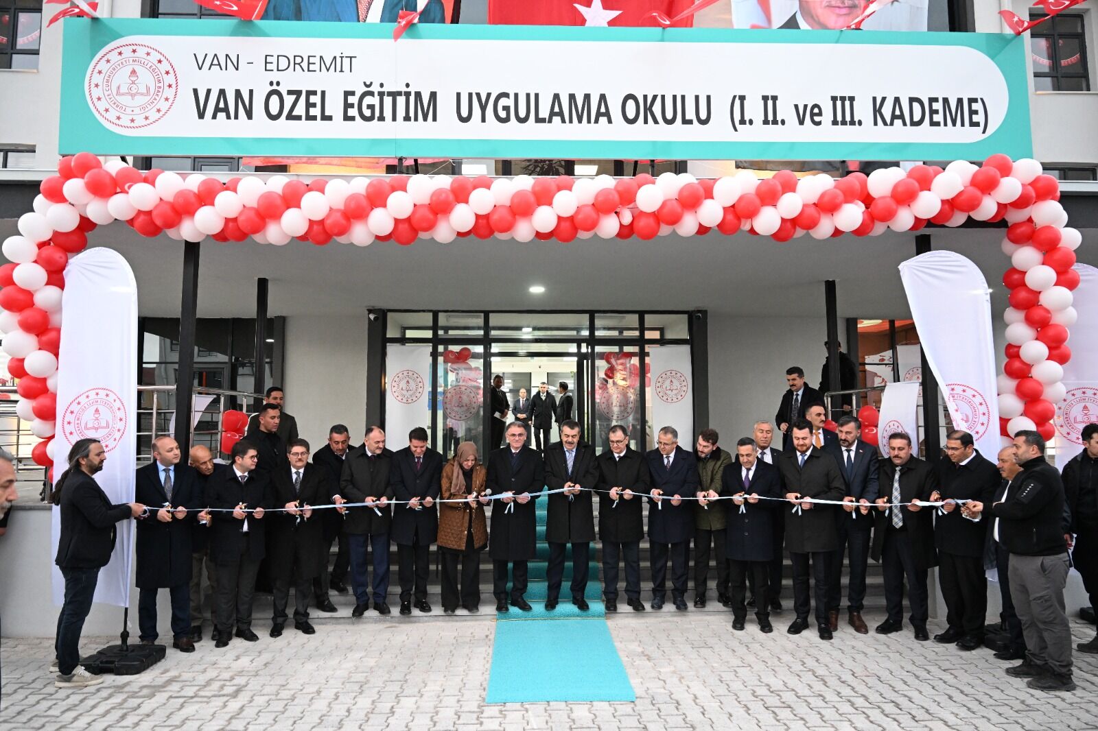 Van Bakan Yusuf Tekin (1)