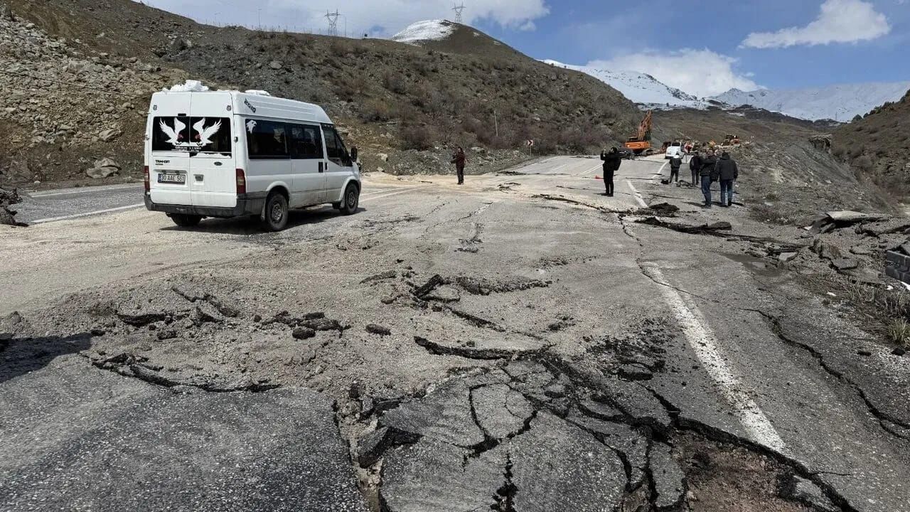 Van Hakkari Yolu (2)