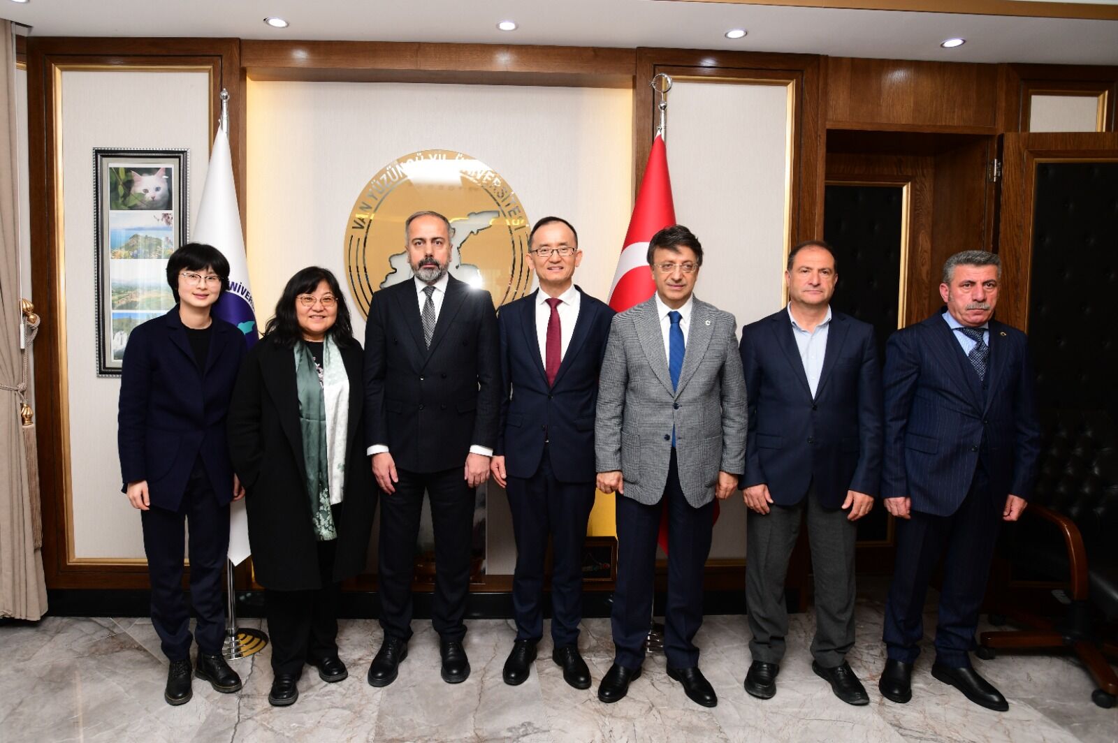 Van’da Diplomasi Trafiği Çin Büyükelçisi Kentte Temaslarda Bulundu (6)