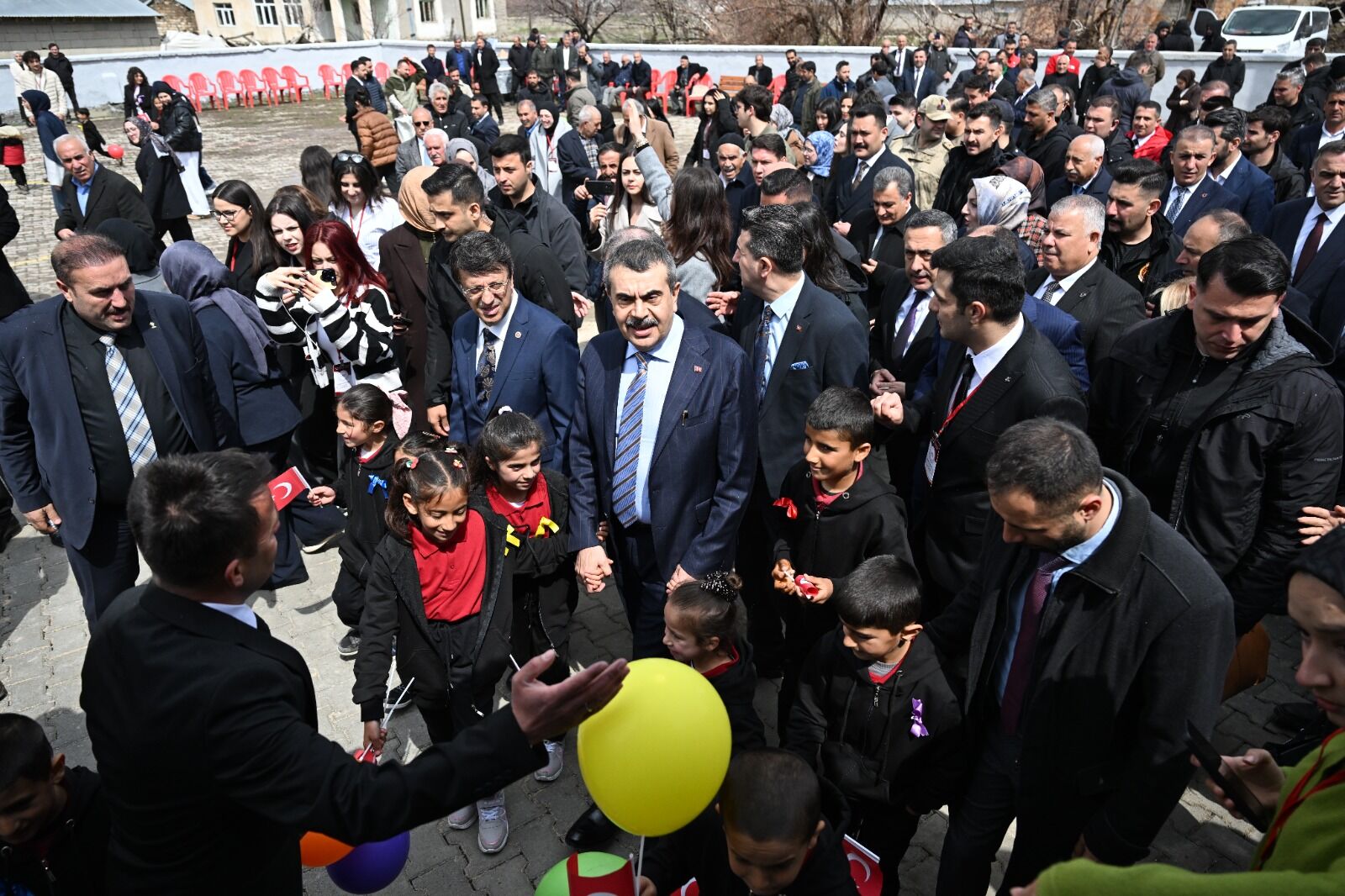 Yusuf Teki̇n Van Zi̇yareti̇3