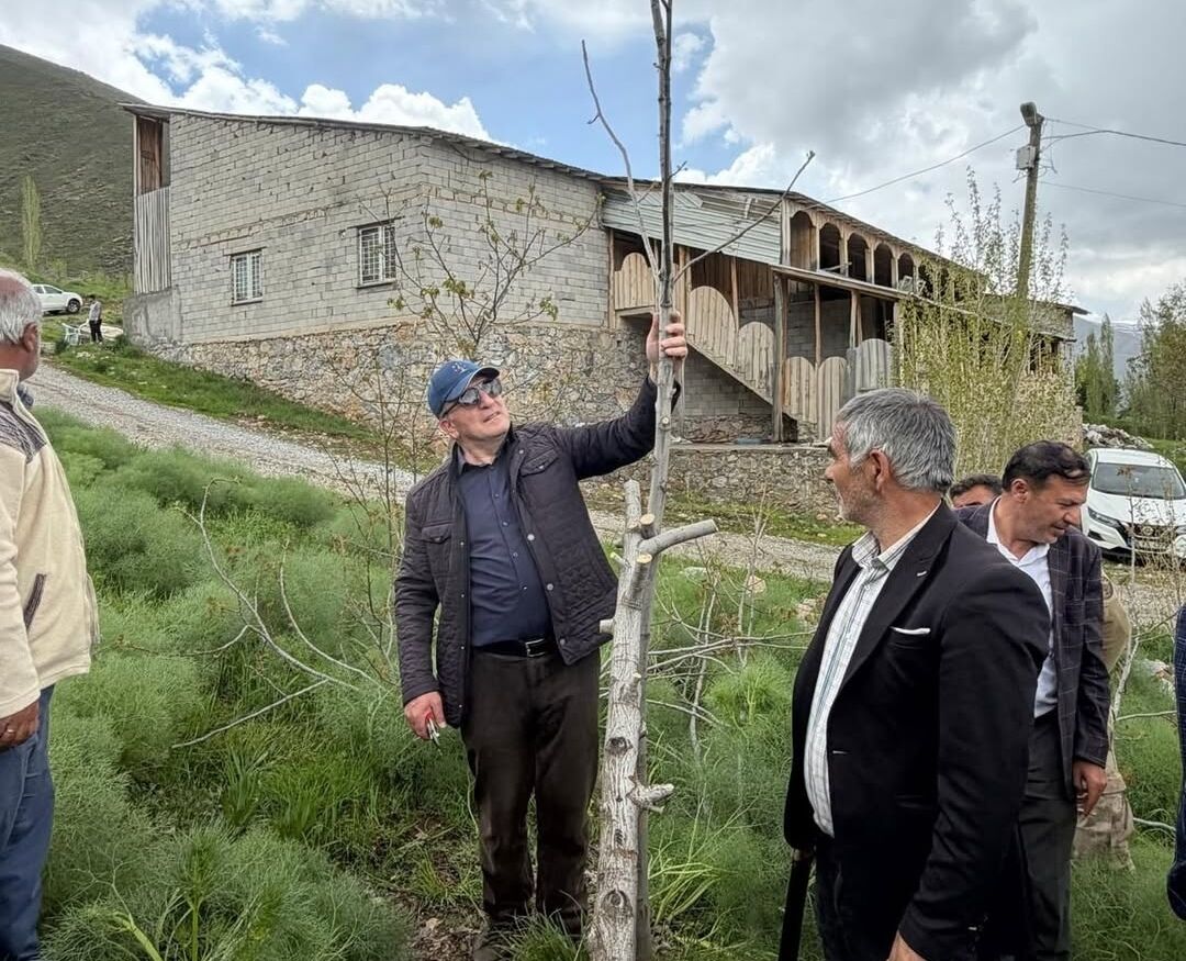 Bahçesaraylı Çiftçilere Ceviz Yetiştiriciliği Eğitimi Verildi (1)