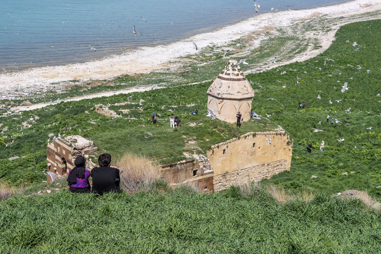 Çarpanak Adası, Üzerindeki Ktouts Manastırı