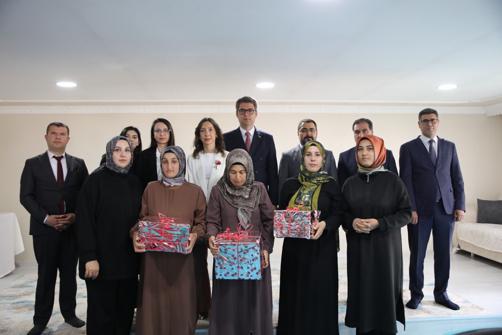Erciş’te Aile Destek Merkezlerinde (Adem) Açılan Okuma Yazma Kurslarına Katılan 300 Kadın, (2)