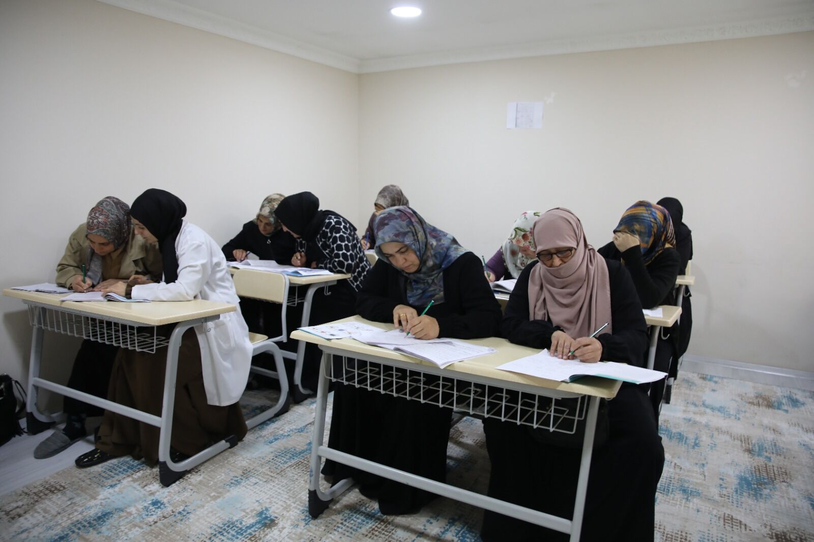 Erciş’te Aile Destek Merkezlerinde (Adem) Açılan Okuma Yazma Kurslarına Katılan 300 Kadın, (4)