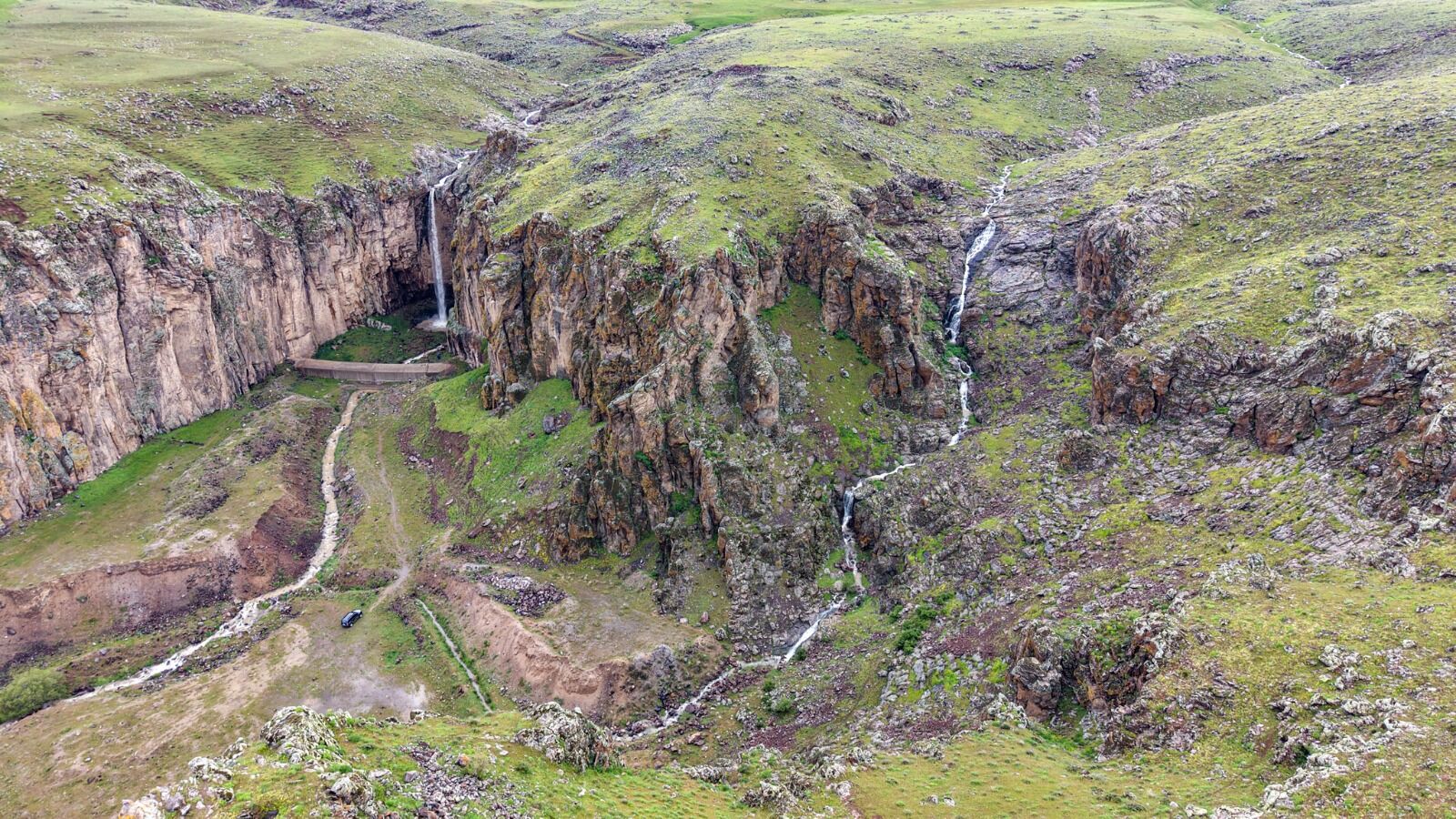 Ezidi Şelalesi Muradiye4