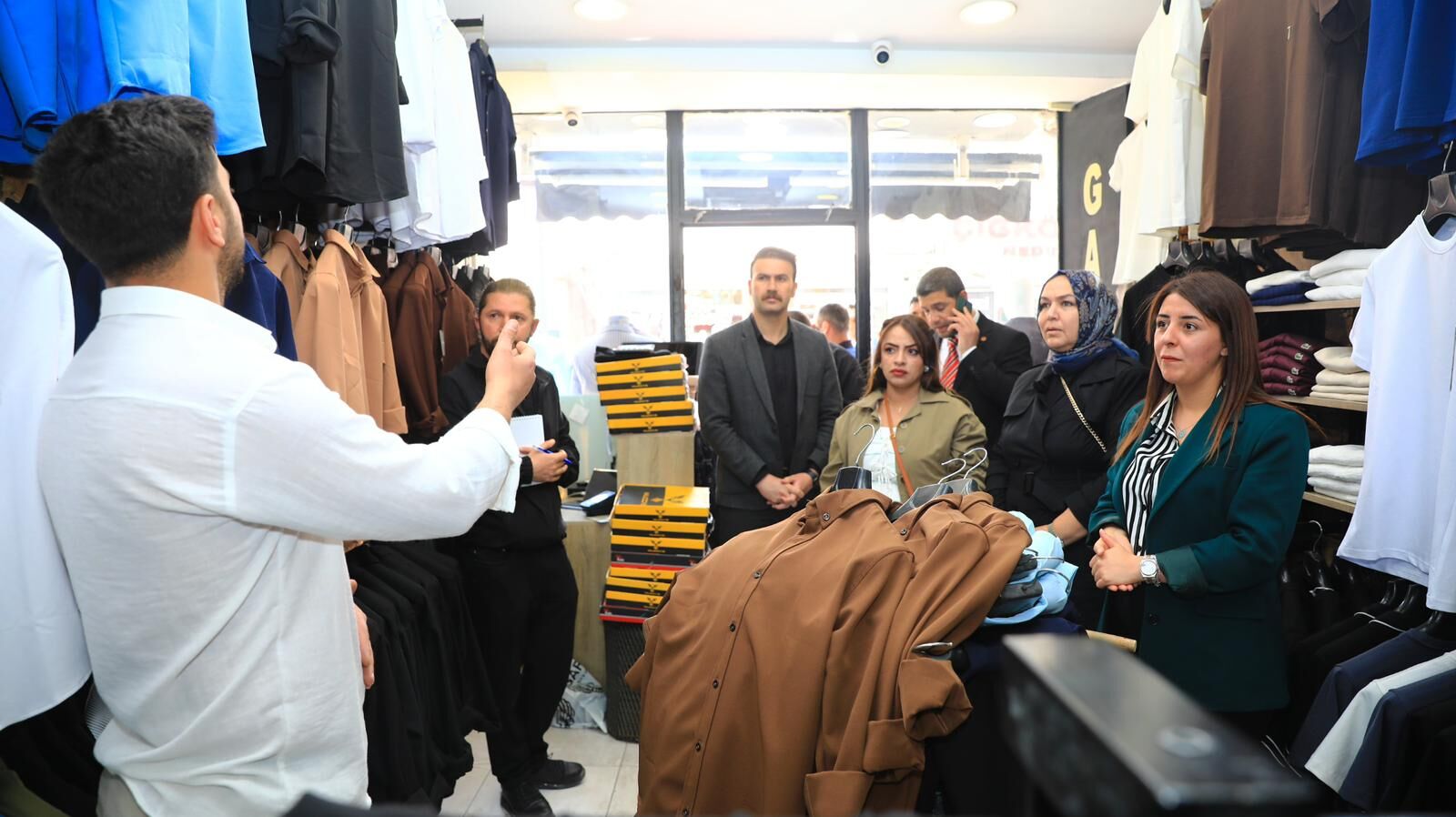 İpekyolu Belediyesi’nden Kaldırım Işgallerine Karşı Esnaf Ziyareti (1)-1