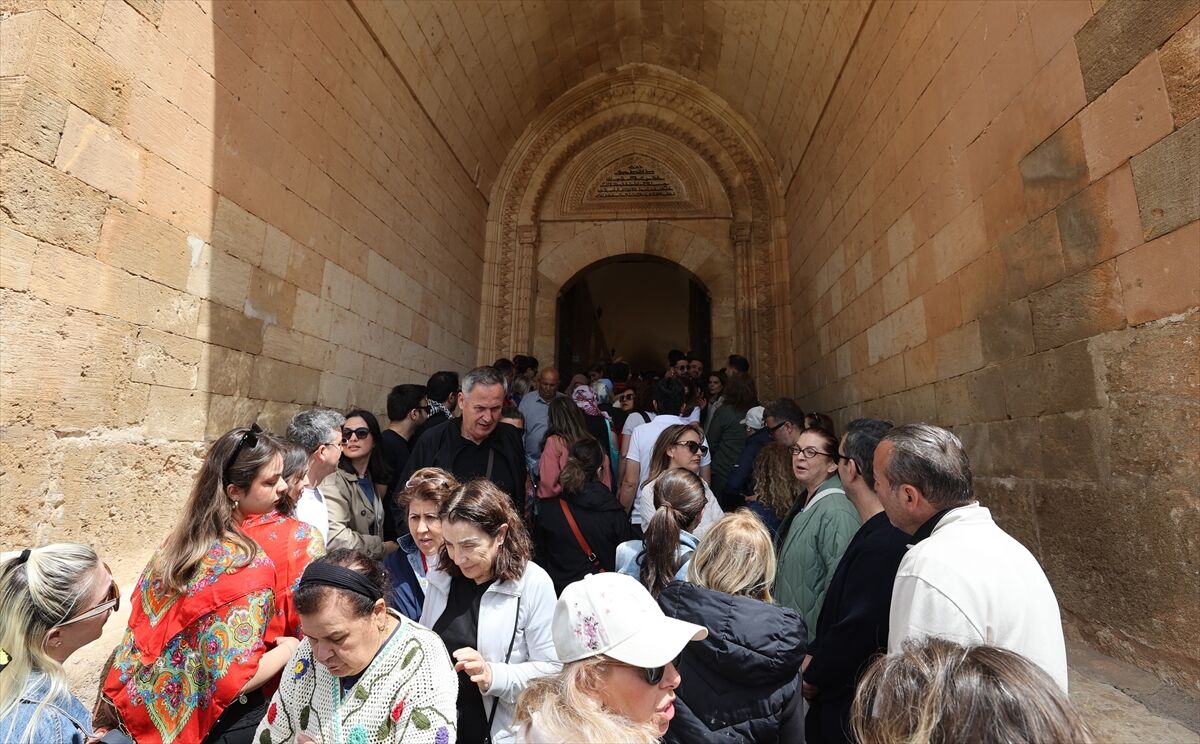 Mardin Yaz Gelmeden Ziyaretçi Akınına Uğradı (2)