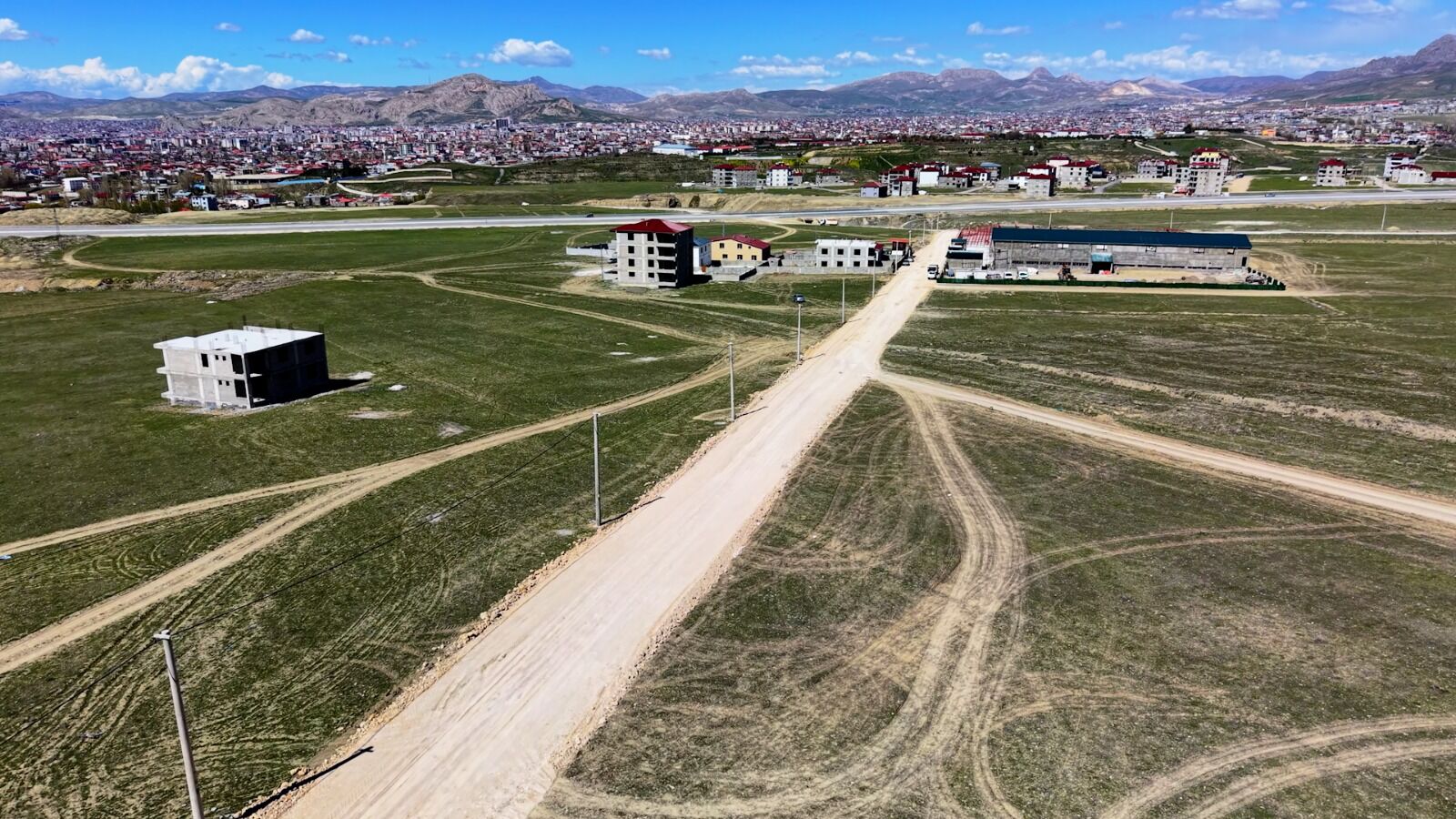 Van Edremit’te Mermerciler Sitesi’ne Yeni Yol (2)