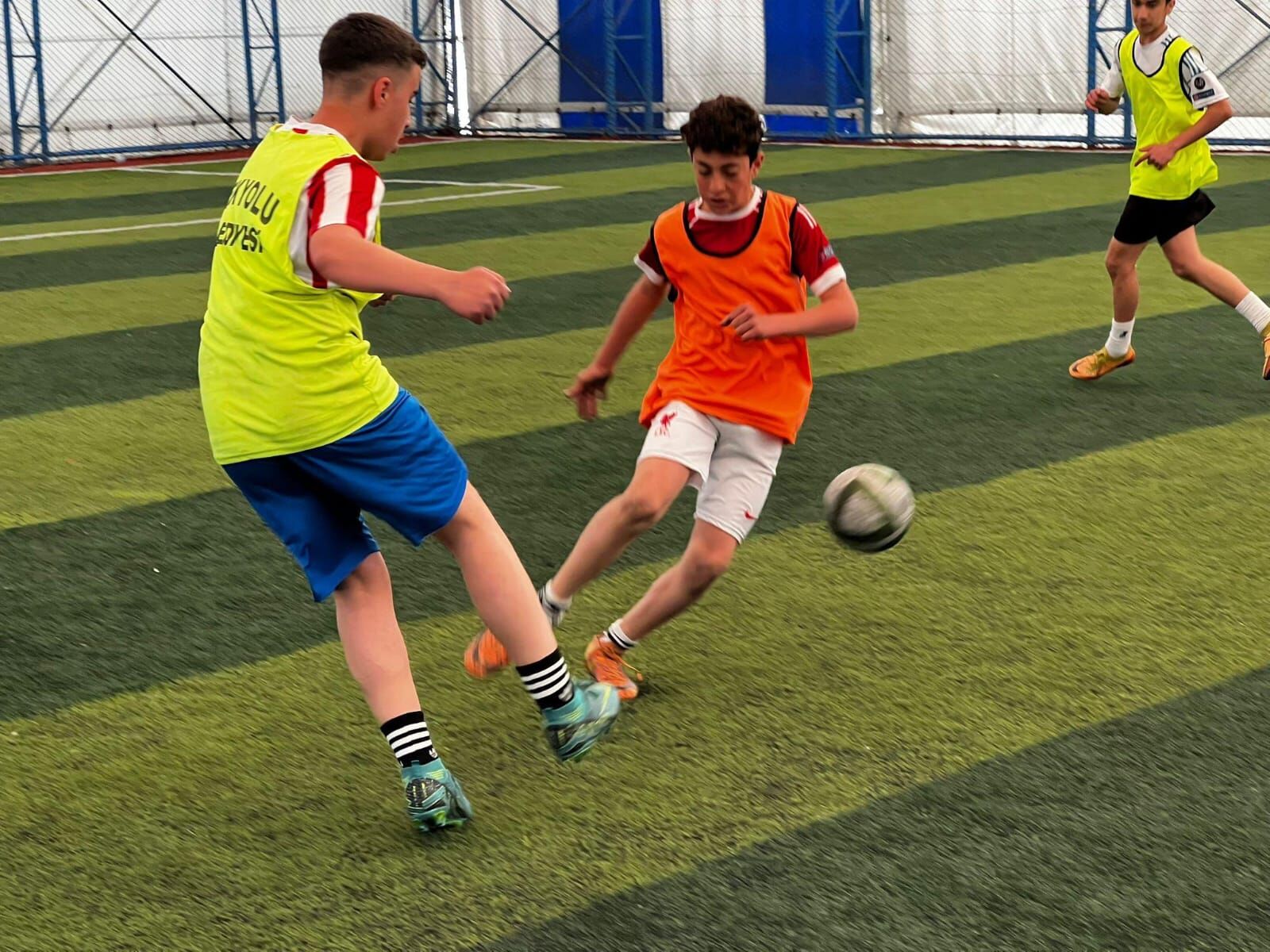 Van’da İpekyolu Belediyesi Gençlik Ve Spor Müdürlüğü Bünyesinde Faaliyet Gösteren Karşıyaka Spor Kompleksi, Okullar Arası Futbol Turnuvasına Ev Sahipliği Yaptı. (4)