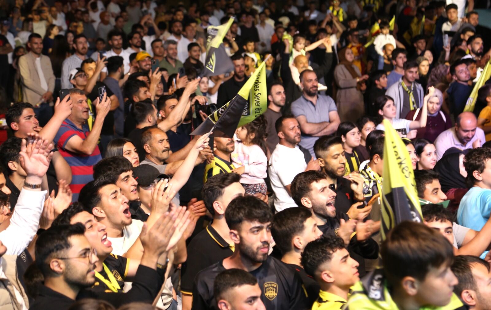 Bitlis'te Şampiyonluk Coşkusu 24 Yıllık Hasret Sona Erdi (2)