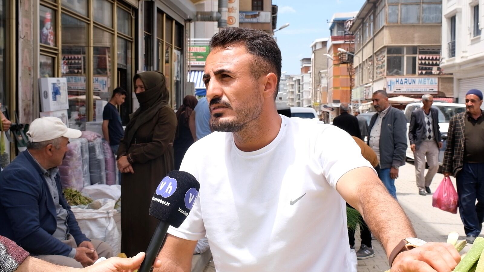 Esnaf Ömer Savur