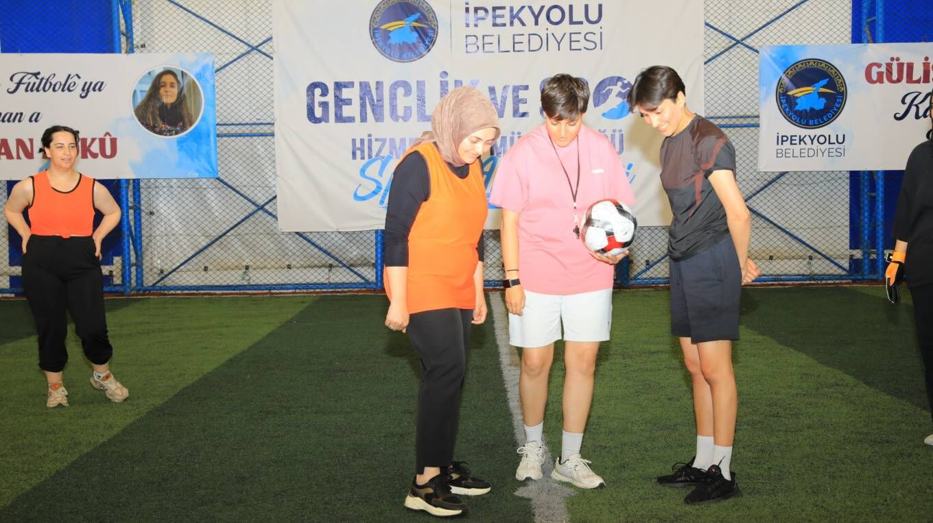 Gülistan Doku Kadın Futbol Turnuvası (2)