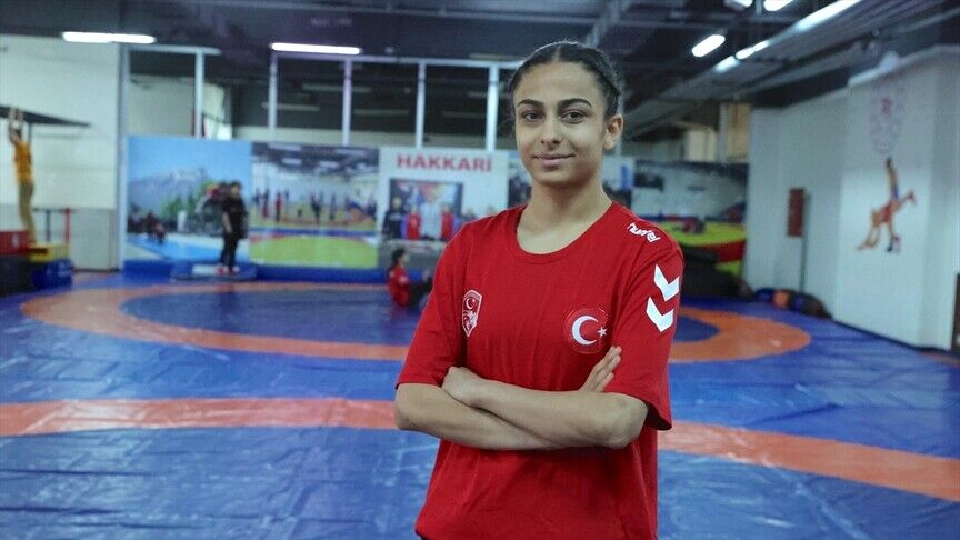 Hakkari’de Yaşayan, Balkan Ve Türkiye Şampiyonu 17 Yaşındaki Güreşçi Havin Selçuk (3)