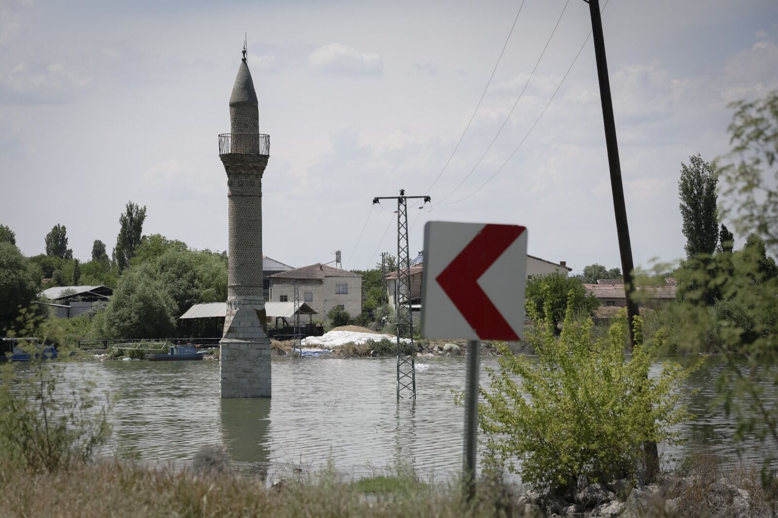 Karakaya Barajı (1)