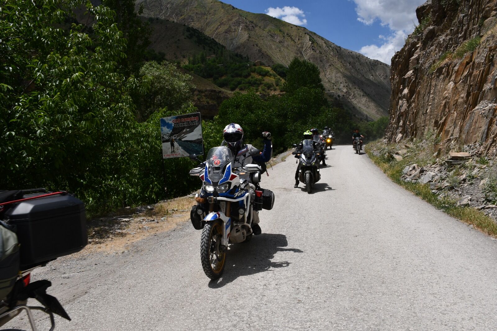 Motosiklet Tutkunları Hakkari’deki Cennet Cehennem Vadisi’ne Hayran Kaldılar (3)