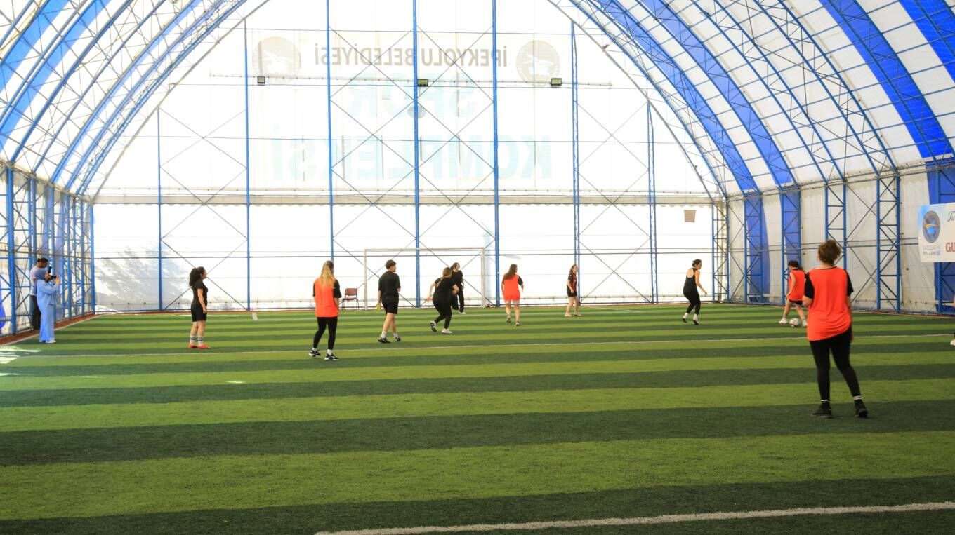 Van’da “Gülistan Doku Kadın Futbol Turnuvası” Başladı (2)-1