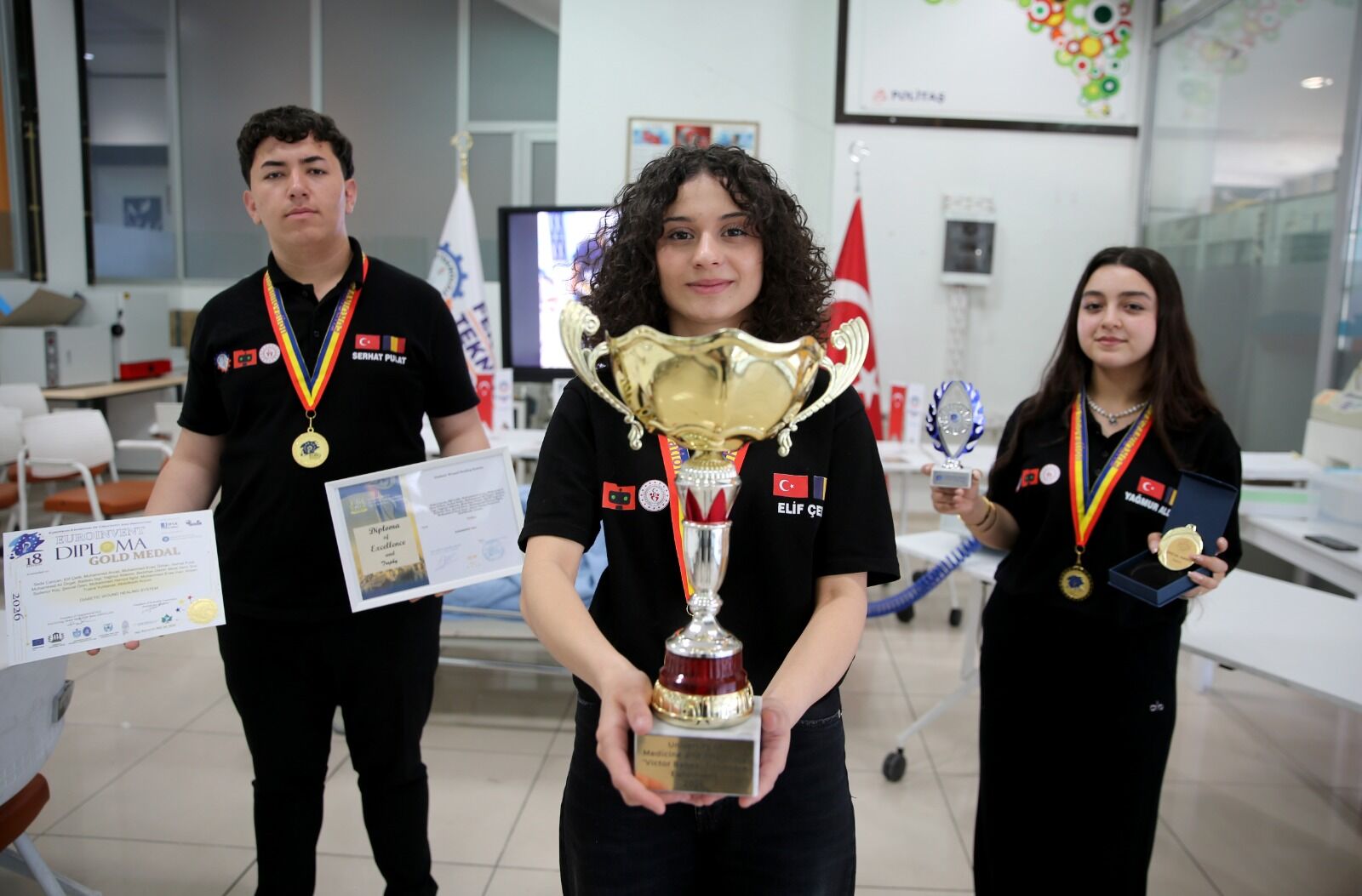 Vanli Öğrenci̇ler Di̇yabet Ci̇hazi6