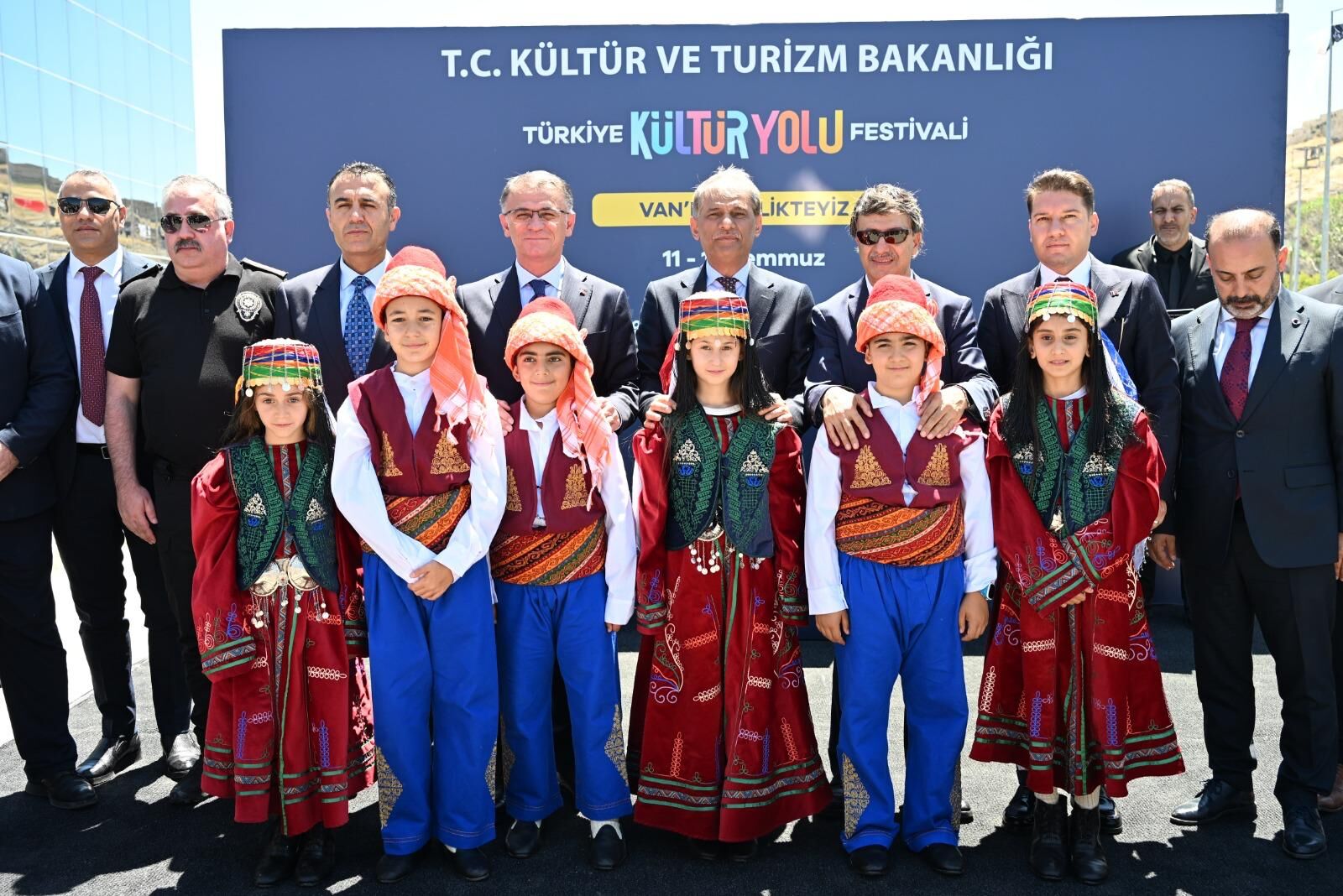 00 Kültür Ve Turi̇zm Bakan Yardimcisi Nadi̇r Alpaslan