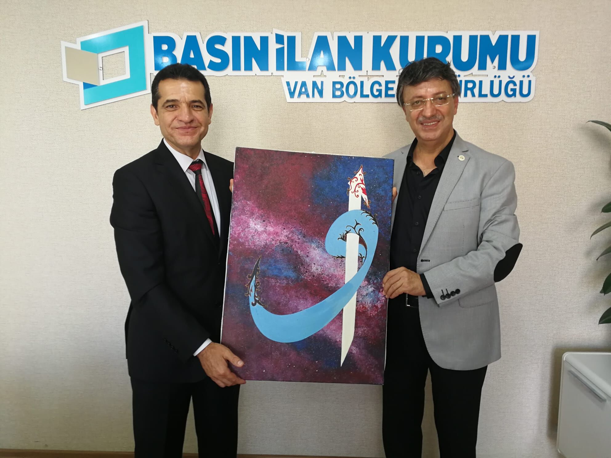 Ak Parti Van Milletvekili Kayhan Türkmenoğlu, Basın İlan Kurumu Van Bölge Müdürlüğü Görevine Başlayan Kenan Tokgöz'e Hayırlı Olsun Ziyaretinde Bulundu (2)