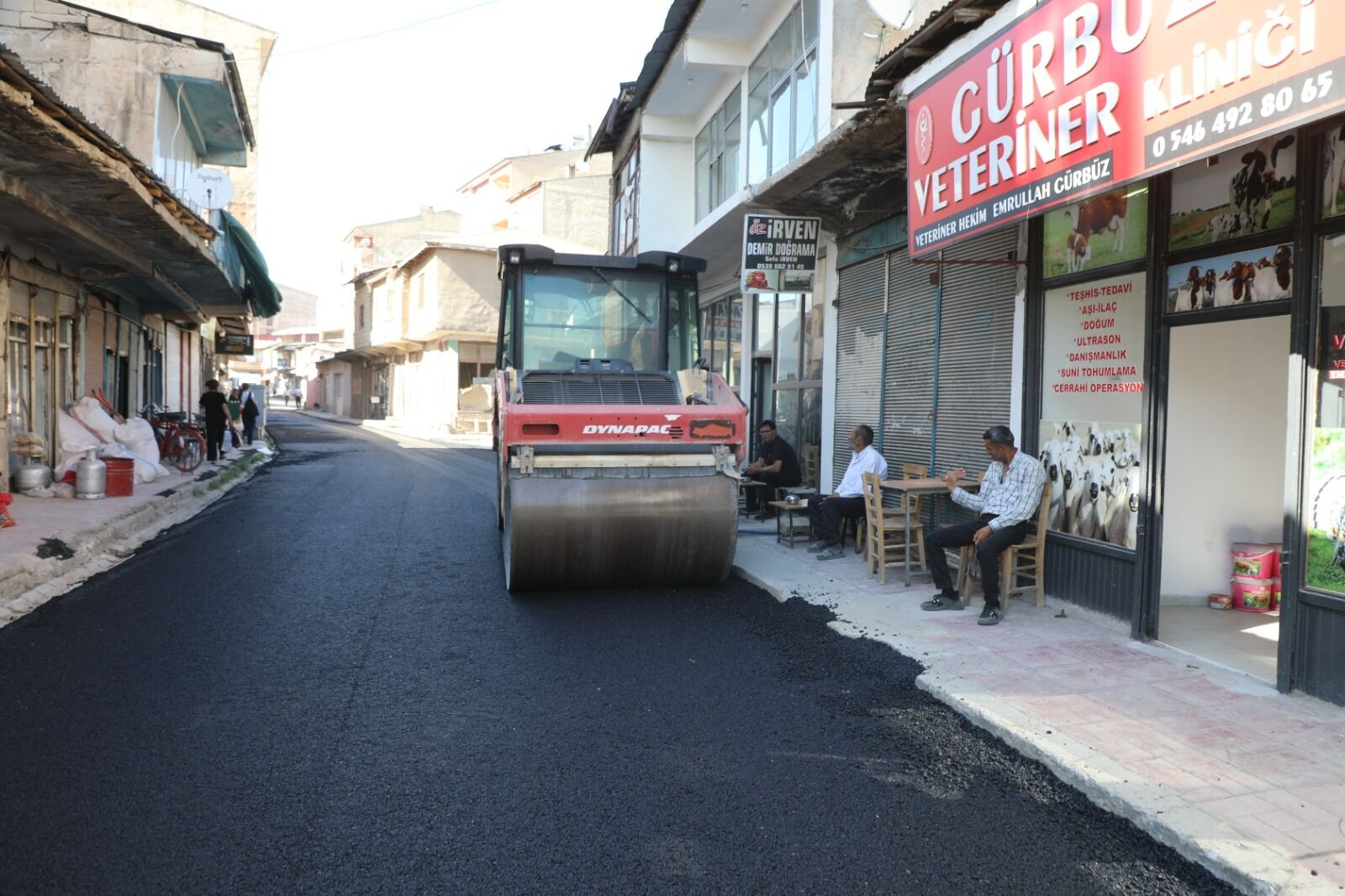 Erciş'te Cadde Ve Sokaklar Asfaltlanıyor (2)