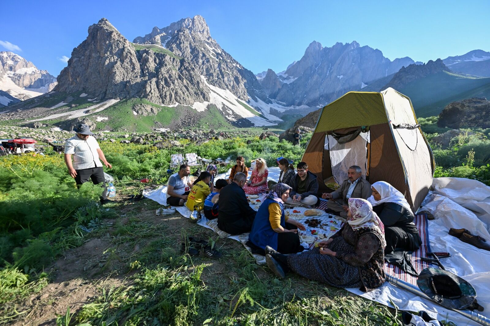 Hakkari’de Doğa Harikası Cennet Cehennem Vadisi, Serbest Ve Grekoromen Güreş Süper Lig Finallerine Ev Sahipliği Yaptı. Yaklaşık 3 Bin Rakımlı Yaylada Kurulan Minderlerde Güreşen Sporcular, Unutulmaz Bir Doğa Deneyimi Yaşadı