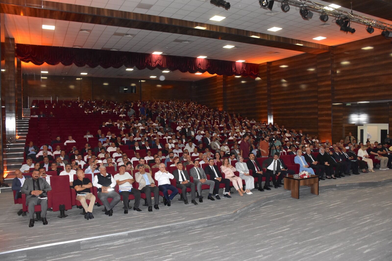 İçişleri Bakanlığı Himayesinde, Van Valiliği Ile Van Büyükşehir Belediyesinin Iş Birliğinde Düzenlenen Muhtarlar Akademisi Eğitim Programı Başladı (3)