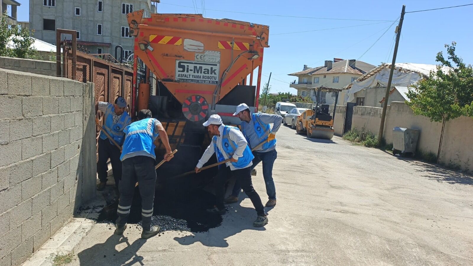 İpekyolu'nda Altyapı Ve Yol Çalışmaları Devam Ediyor (2)