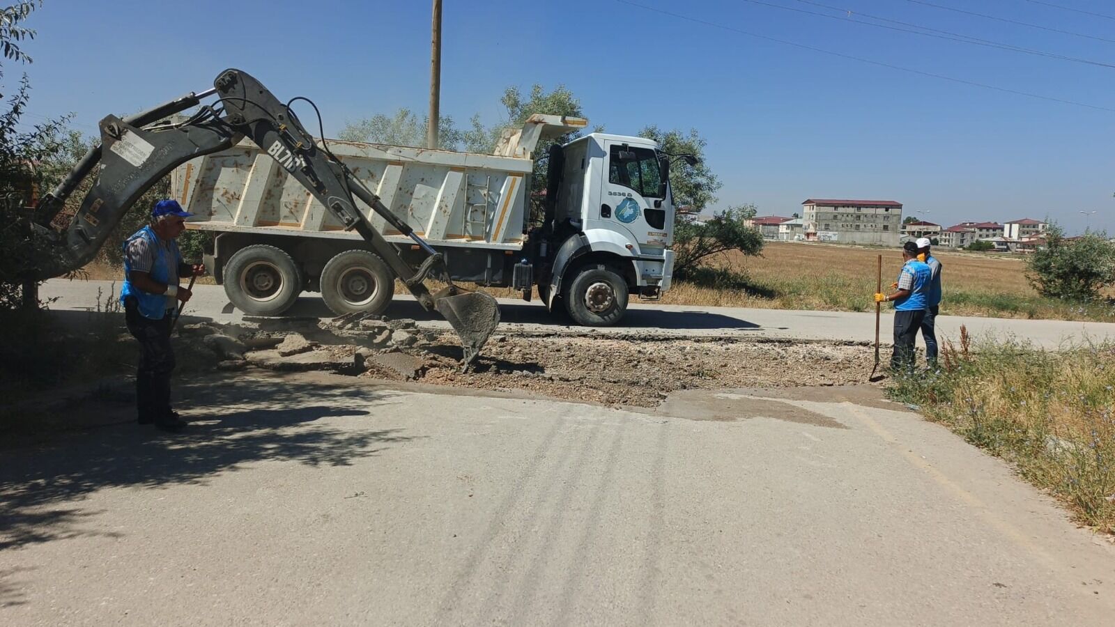 İpekyolu'nda Altyapı Ve Yol Çalışmaları Devam Ediyor (3)