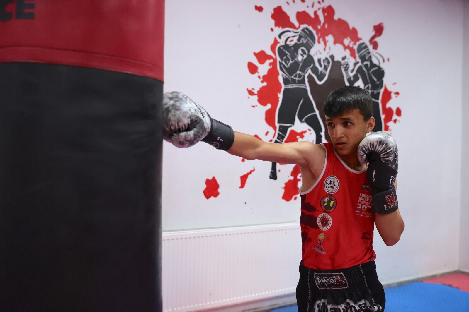 Muaythaiye 6 Yaşında Başlayan, Üç Kez Türkiye Şampiyonu Olan Hakkarili Sporcu Erdem Kaçar, Avrupa Ve Dünya Ikinciliklerinin Ardından Gözünü Dünya Şampiyonluğuna Dikti (4)