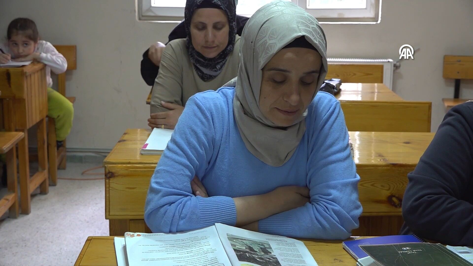 Siirt'te Yaşayan 36 Yaşındaki Hanife Çelepkolu, Halk Eğitimi Merkezi Bünyesinde Açılan Okuma Yazma Kursuna Katılarak Yıllardır Yaşadığı Zorlukları Geride Bıraktı-2