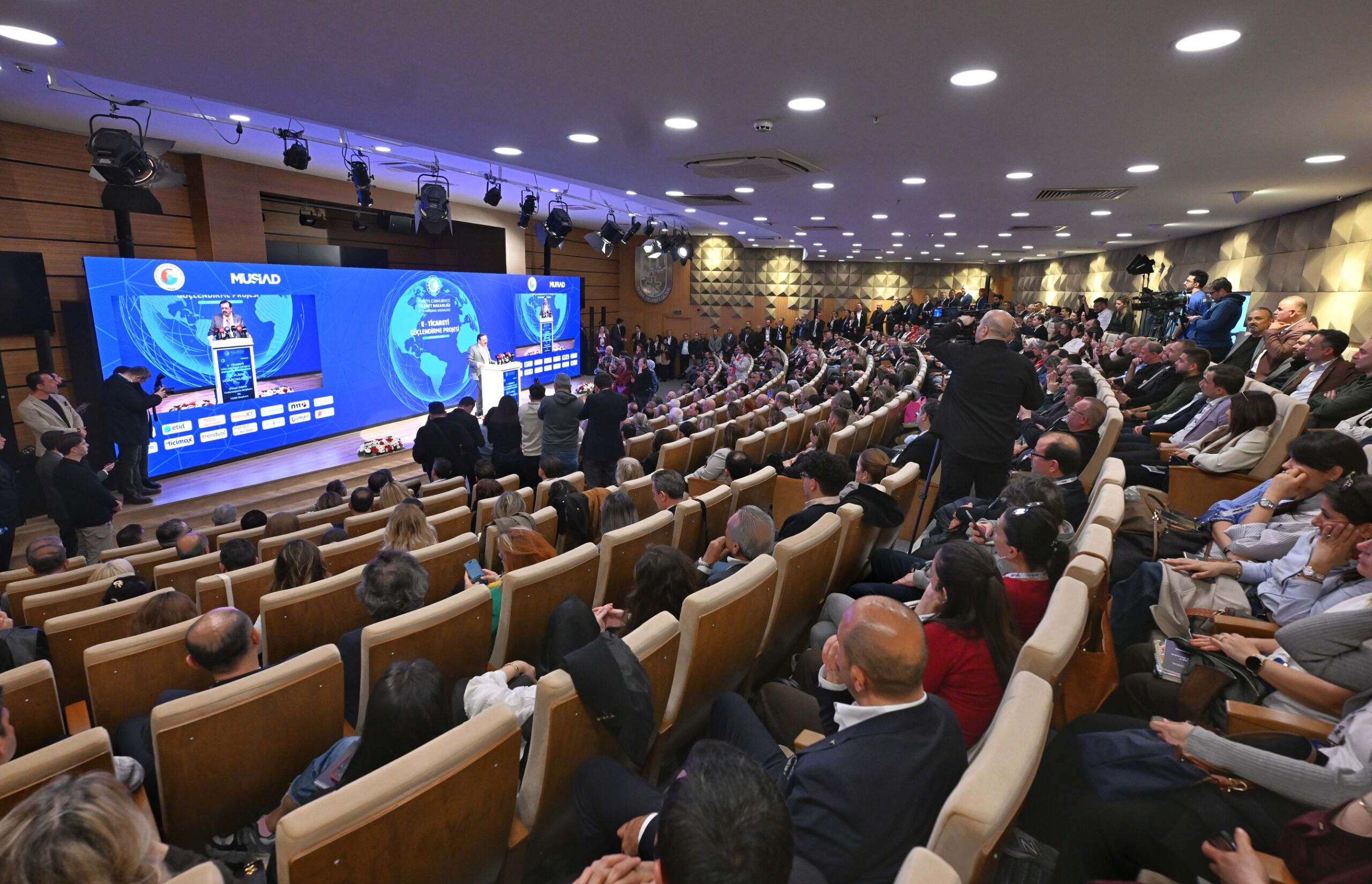Ticaret Bakanlığı Tarafından Hayata Geçirilen E Ticareti Güçlendirme Projesi Kapsamında Van'da 22 Temmuz 2026 Tarihinde (4)